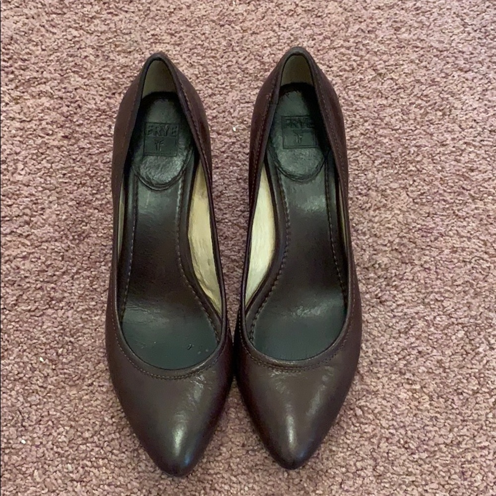 Frye leather brown pump